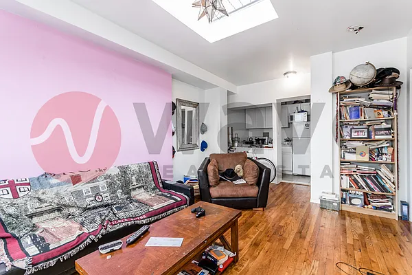 Rented by Wave Real Estate Group | media 6
