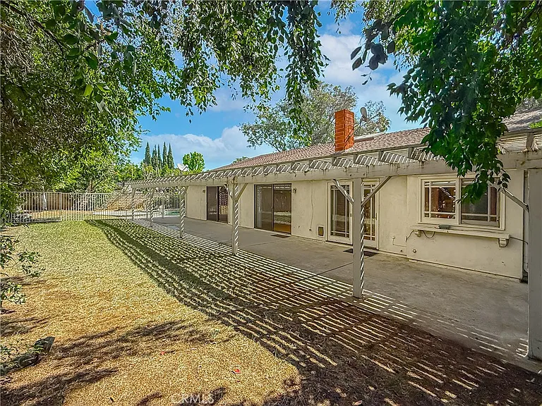 9201 Paso Robles Ave — Photo 50
