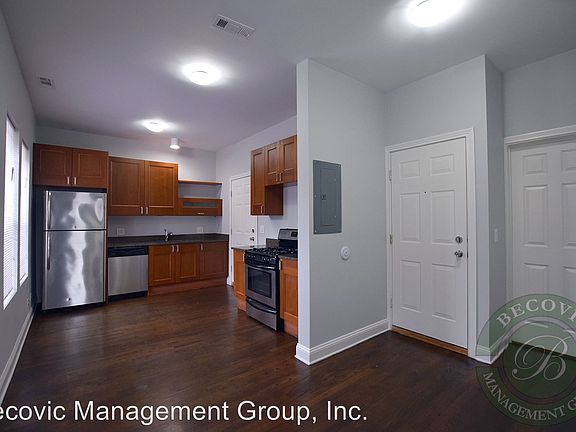 2nd image of 7526-7530 N Seeley Ave #301