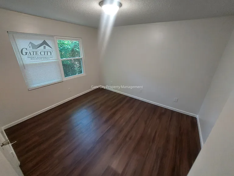 427 S Main St #5 — Photo 6