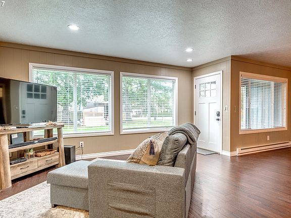 5th image of 1315 Dooley Ln