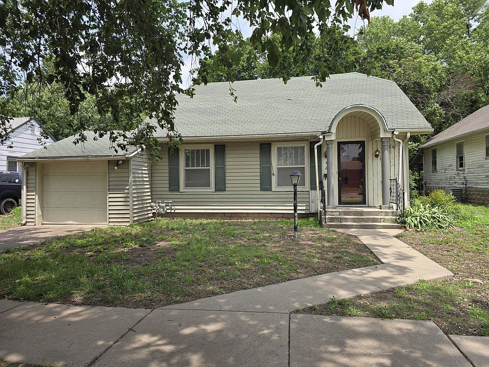 1st image of 816 E 3rd Ave