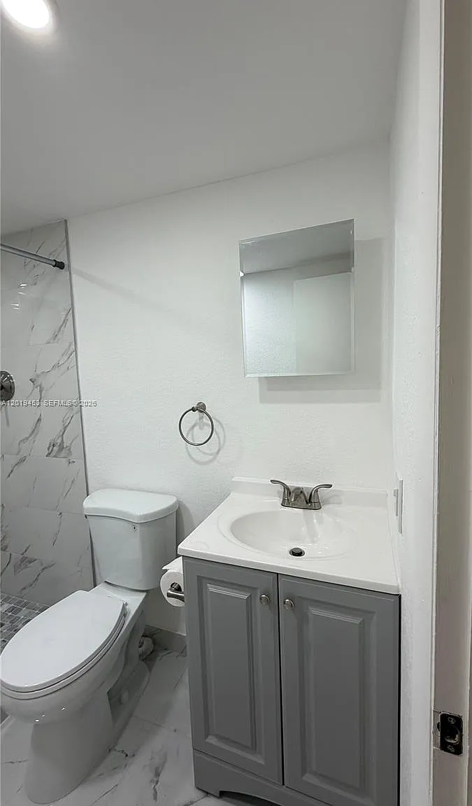 Ro-Mont South Green Condo — Photo 1