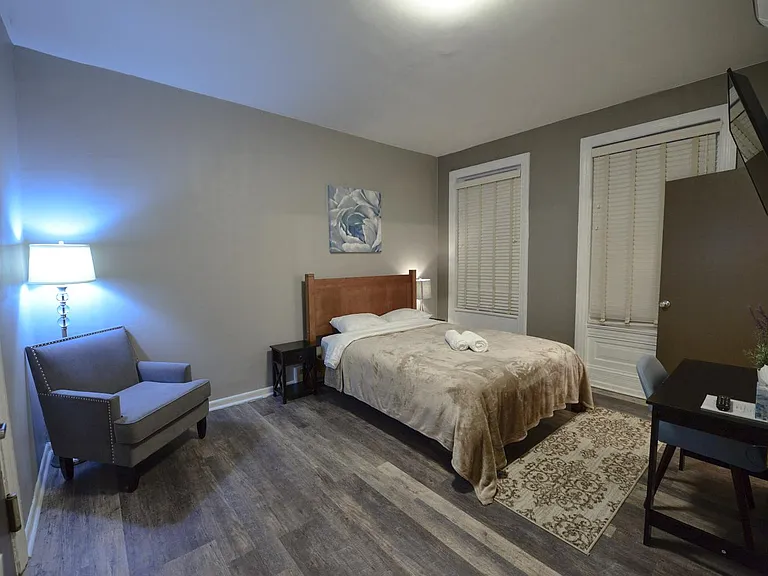 302 S 12th St #403 — Photo 9
