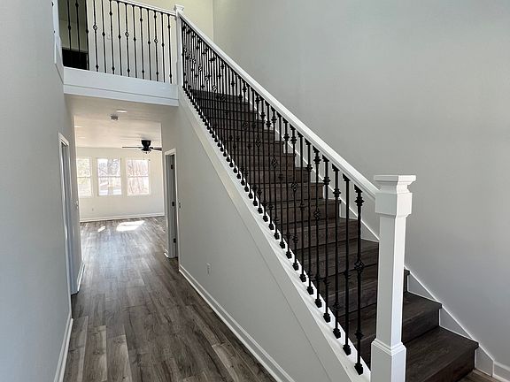 3rd image of 2819 Walker Ave