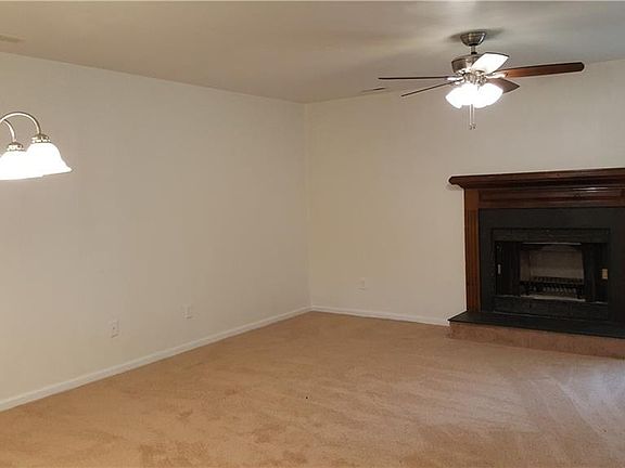 2nd image of 1559 Jameson Dr