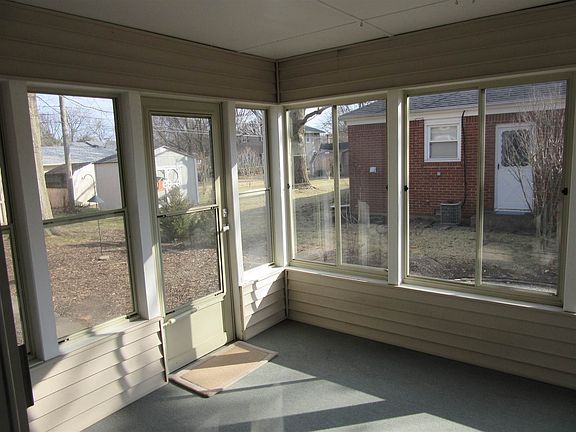 5th image of 2700 Covington St