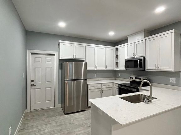2nd image of 1805 Elsham Rd #4