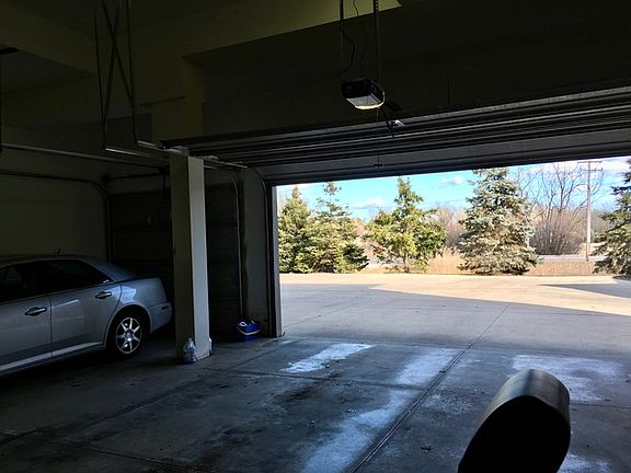 3rd image of 3117 Woodland Dr #17
