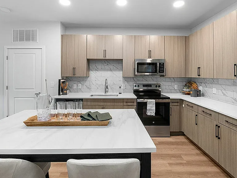 Perimeter Pointe Kitchen
