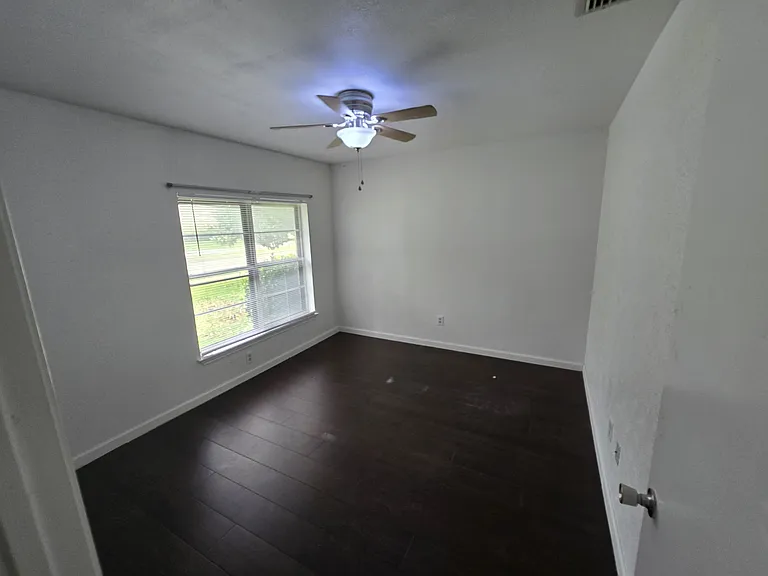 2105 E Collins Blvd — Photo 12