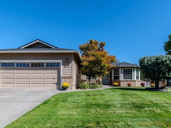 3024 Adams Cir, Medford, OR 97504
