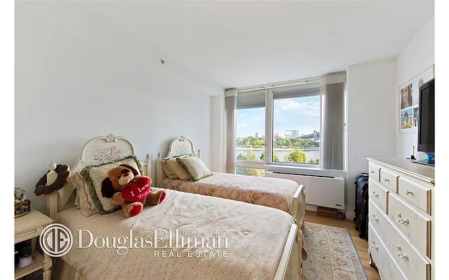 Sold by Douglas Elliman | media 6