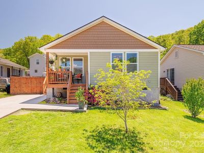 10 Half Moon Dr, Swannanoa, NC, 28778