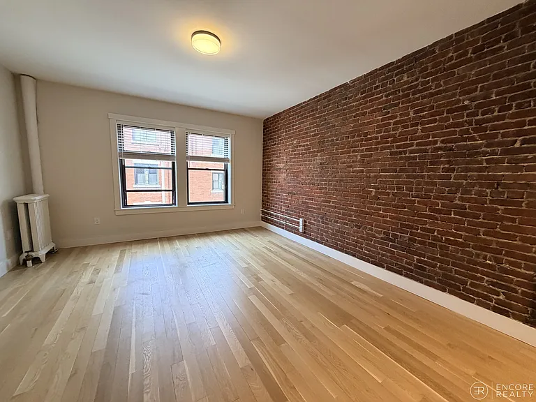 29 Longwood Ave #303 — Photo 6