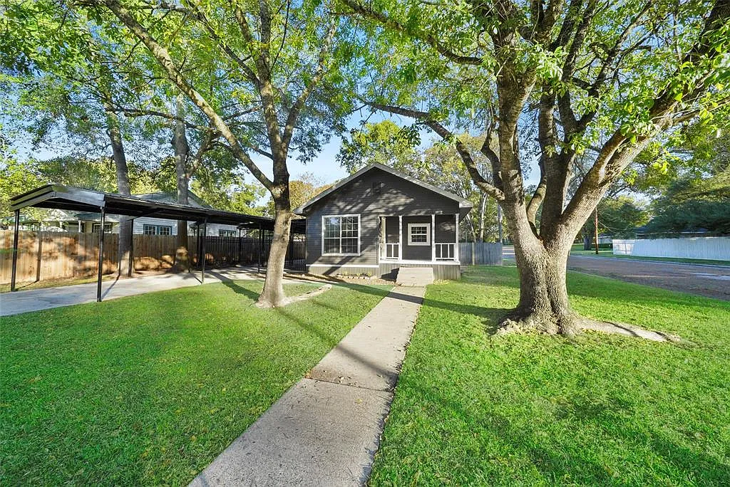 514 W Milam St — Photo 1