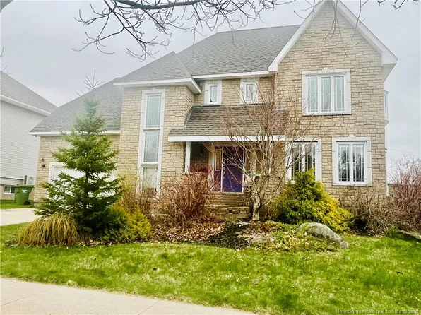 72 Bliss Carman Dr, Fredericton, NB E3B 9P4