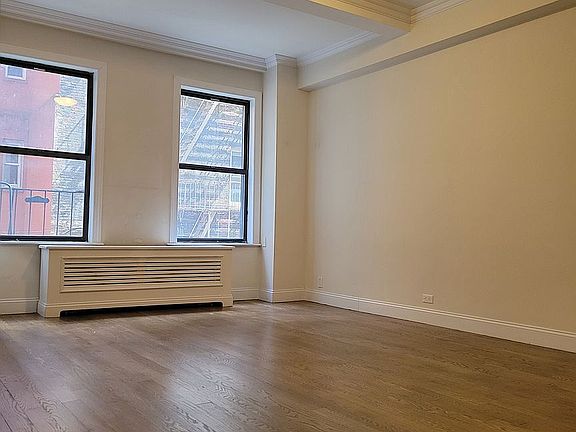 3rd image of 211 W 106th St APT 2E