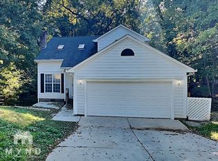 8332 Woodford Bridge Dr, Charlotte, NC 28216