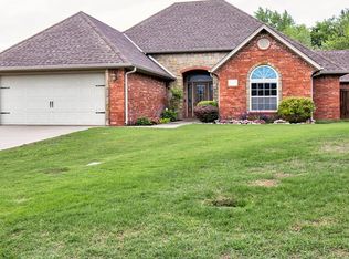 2237 Heritage Garden Ct, Enid, OK 73703