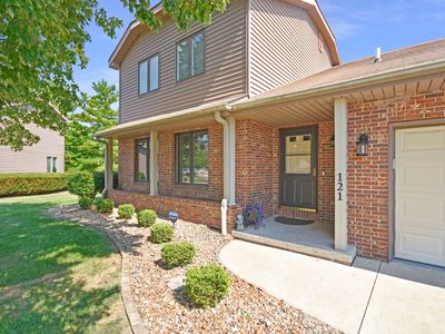121 Manor Cir, Bloomington, IL, 61704