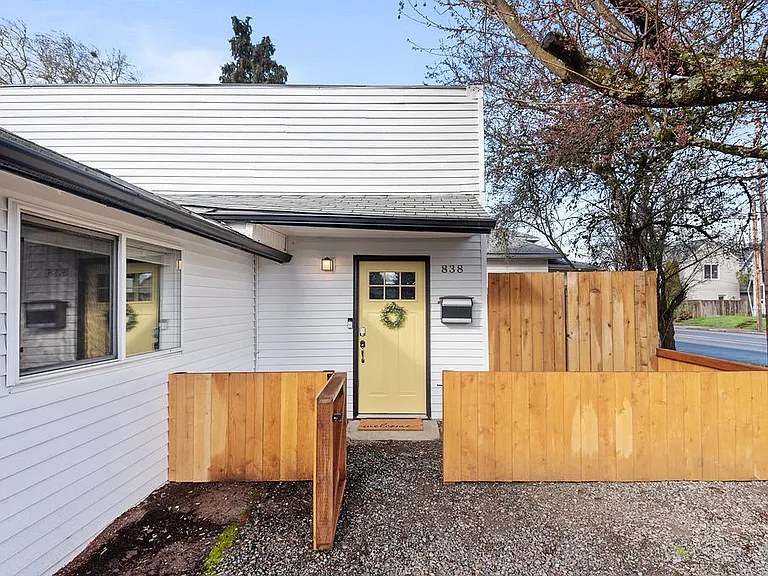 838 SE Tacoma St — Photo 31