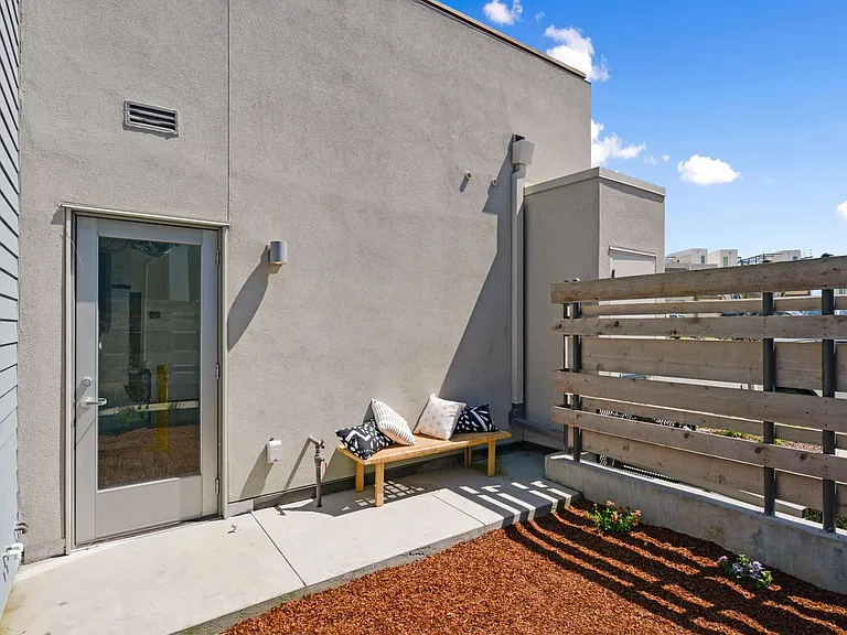 298 Coleman St — Photo 25
