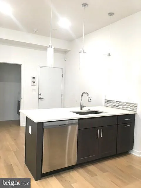 2 bed, 1.5 bath, 1500 sqft, $2,350 — Photo 2