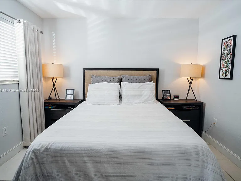 7901 SW 64th Ave #6 — Photo 15