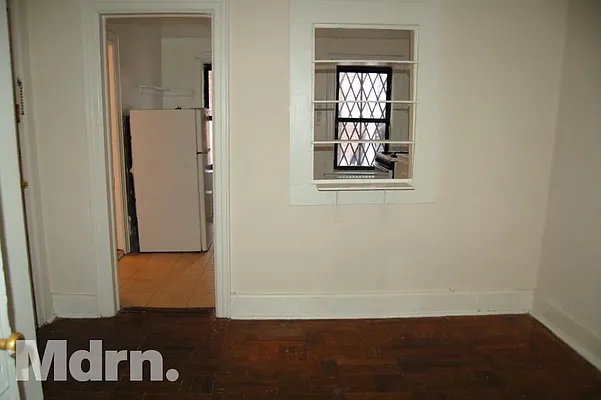 Rented by Mdrn Residential | media 9