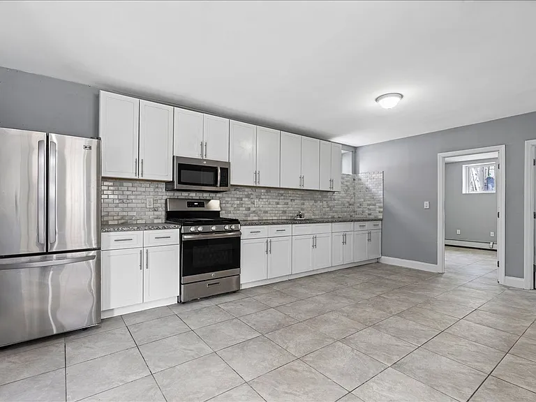 1021 E 213th St #3 — Photo 2