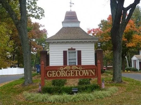 81 Yorktown Dr