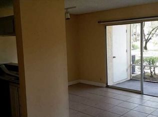 1049 The Pointe Dr, West Palm Beach, FL 33409