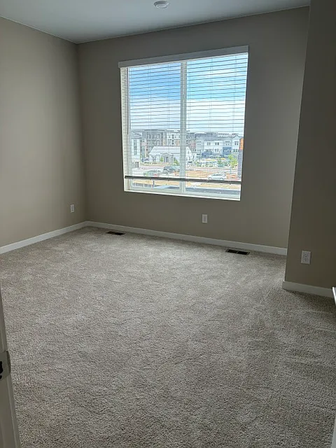3 bed, 3.5 bath, 1667 sqft, $2,995 — Photo 3