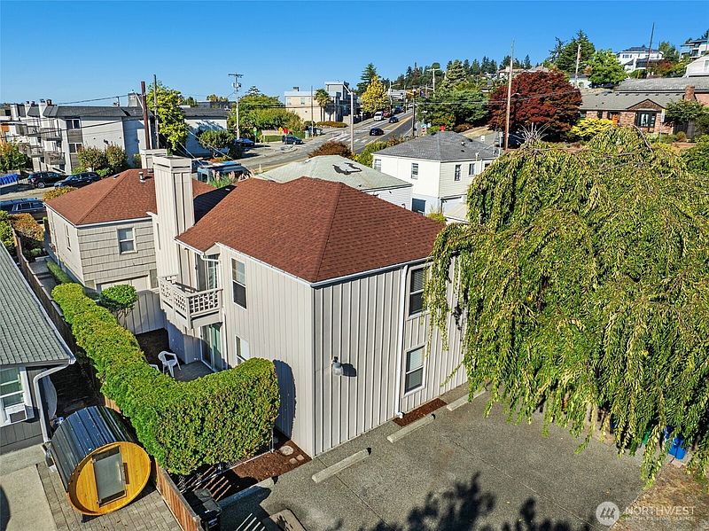 2nd image of 5911 SW Admiral Way