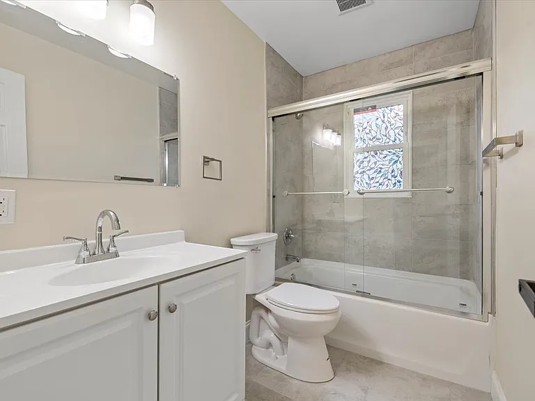 6 Hallock St #2 — Photo 12