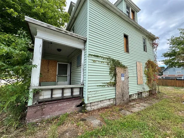 1316 Buffalo Rd, Erie, PA 16503