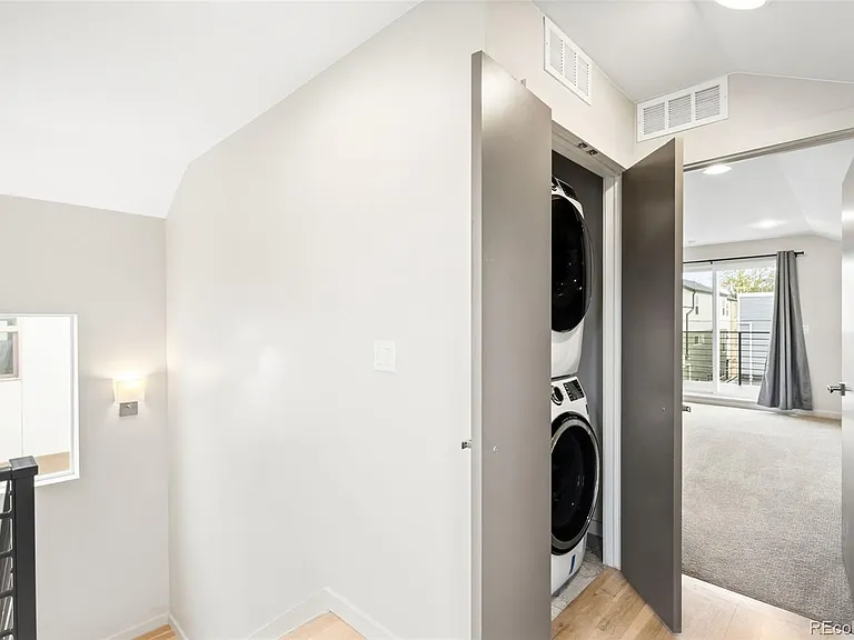 1331 Yates St — Photo 14
