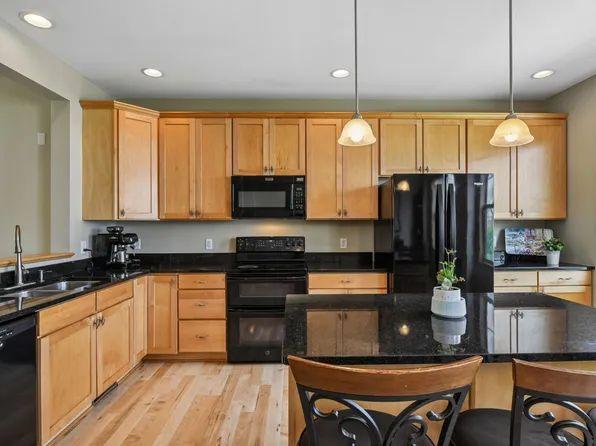 1945 Commonwealth Blvd Unit 5, Chanhassen, MN 55317