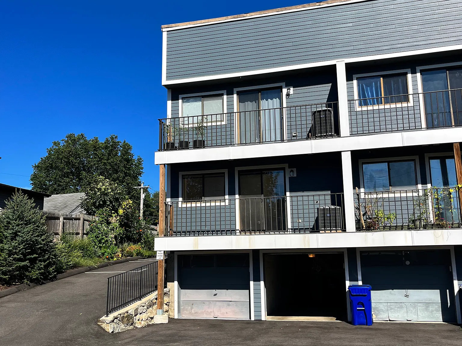 1 bed, 646 sqft, $2,000 — Photo 2