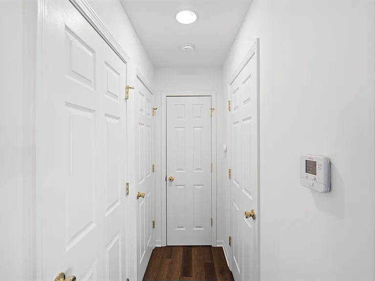 2411 Northampton Dr — Photo 17