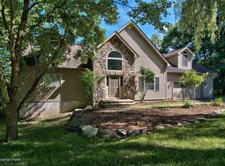 2100 Hemlock Ln, East Stroudsburg, PA 18302