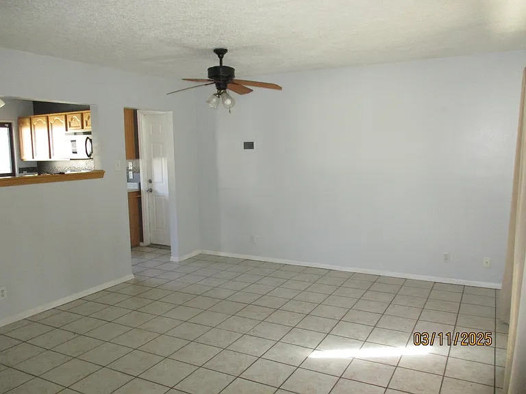 1706 Utah St NE — Photo 2