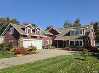 9864 N Bayshore Dr, Syracuse, IN 46567