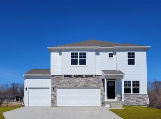 4085 Cherokee Ct, Waukee, IA 50263