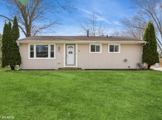 741 Jackson Ave, Carpentersville, IL 60110