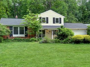 29590 Broxbourne Rd, North Olmsted, OH 44070