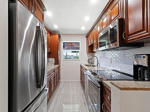4th image of 140 South Blvd APT B