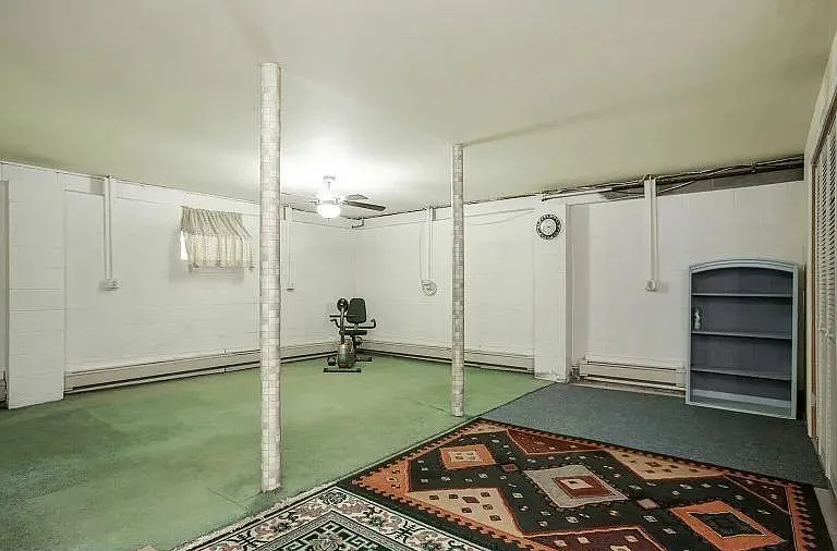66 Maple St — Photo 17