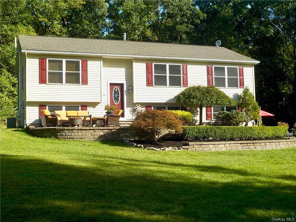1st image of 16 Oak Ct